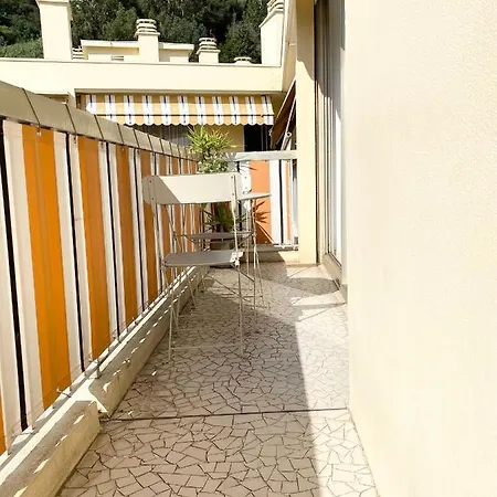 Apt Cosy Central Avec Parking Couvert Апартаменты *