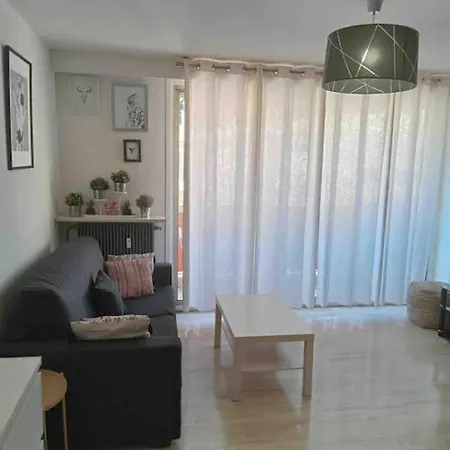 Апартаменты Apt Cosy Central Avec Parking Couvert